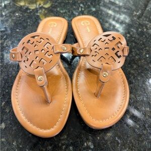 Chic Tan Leather Sandals